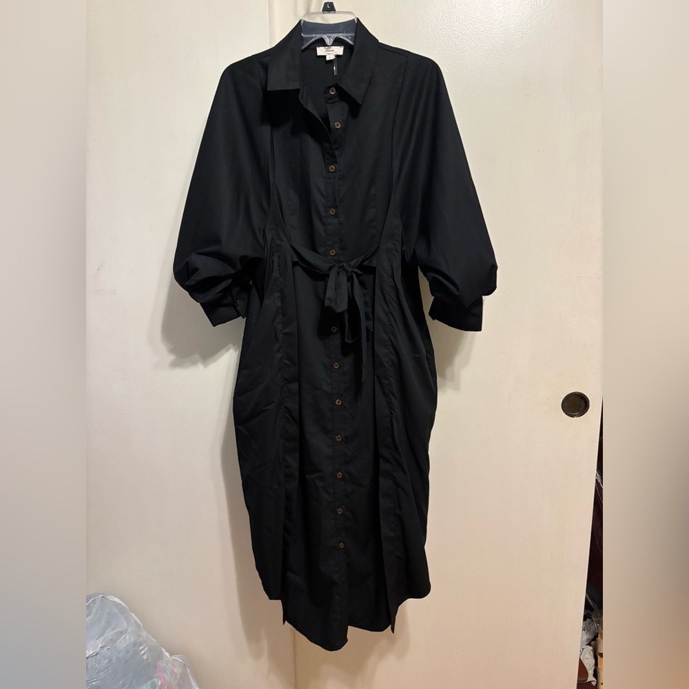 Entro Classic Black Collared Dress